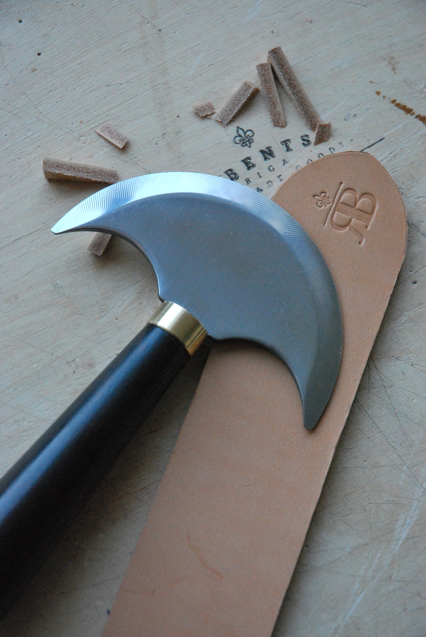 Round Blade Knife