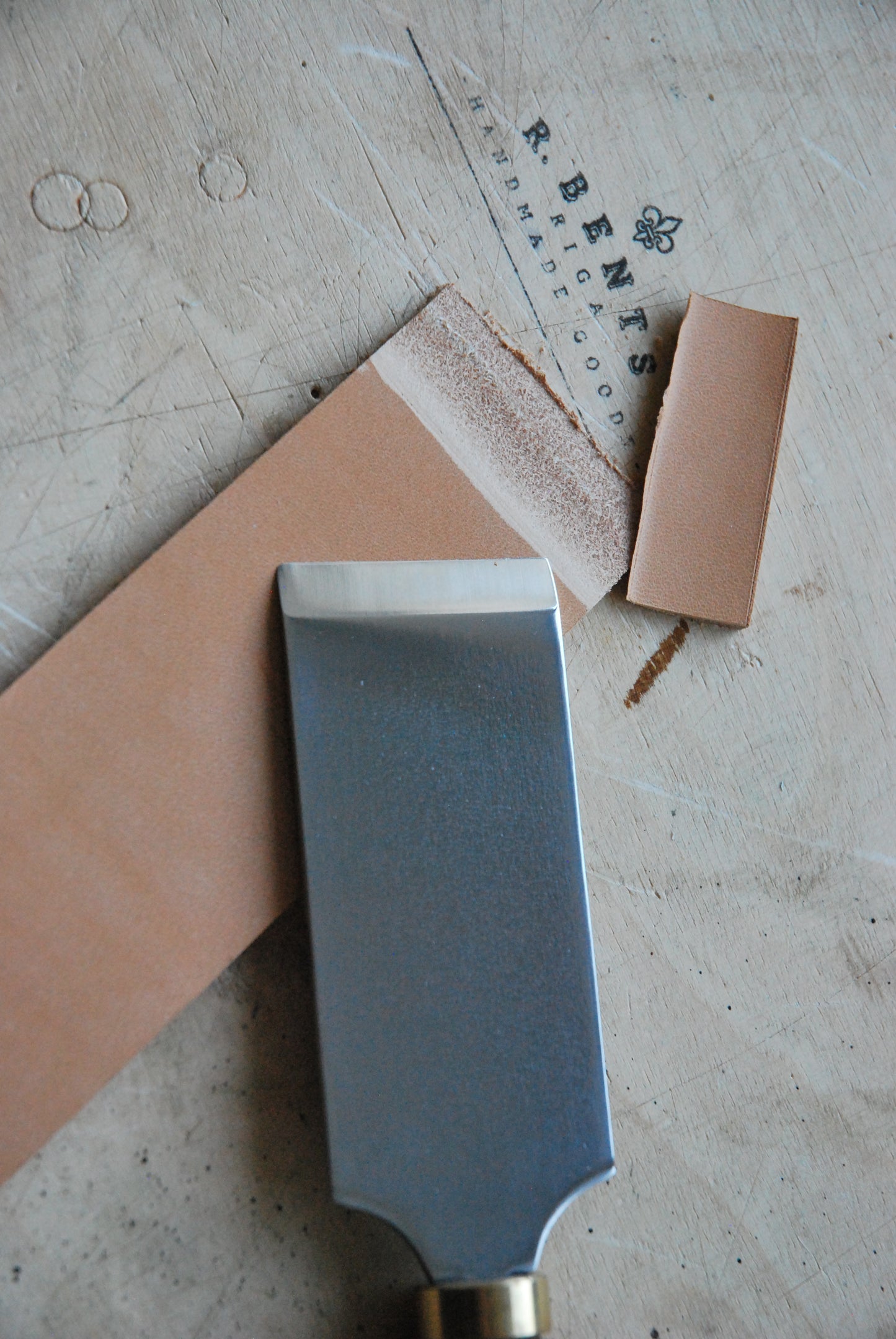 Skiving Knife