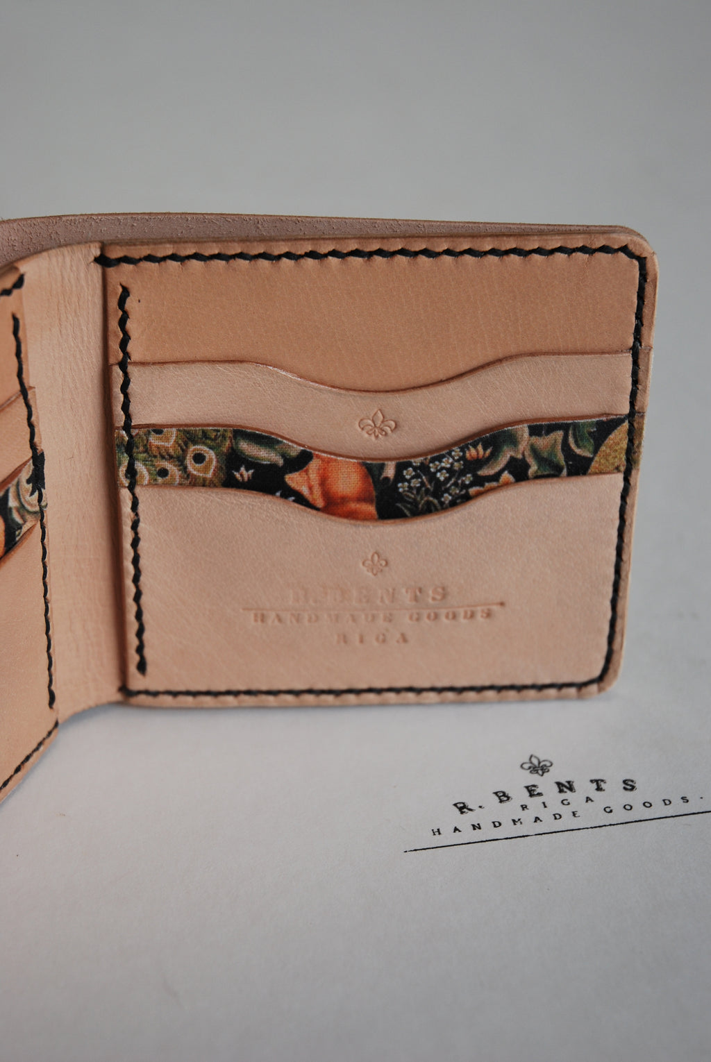 Classic Bifold Wallet #1 (Natural)