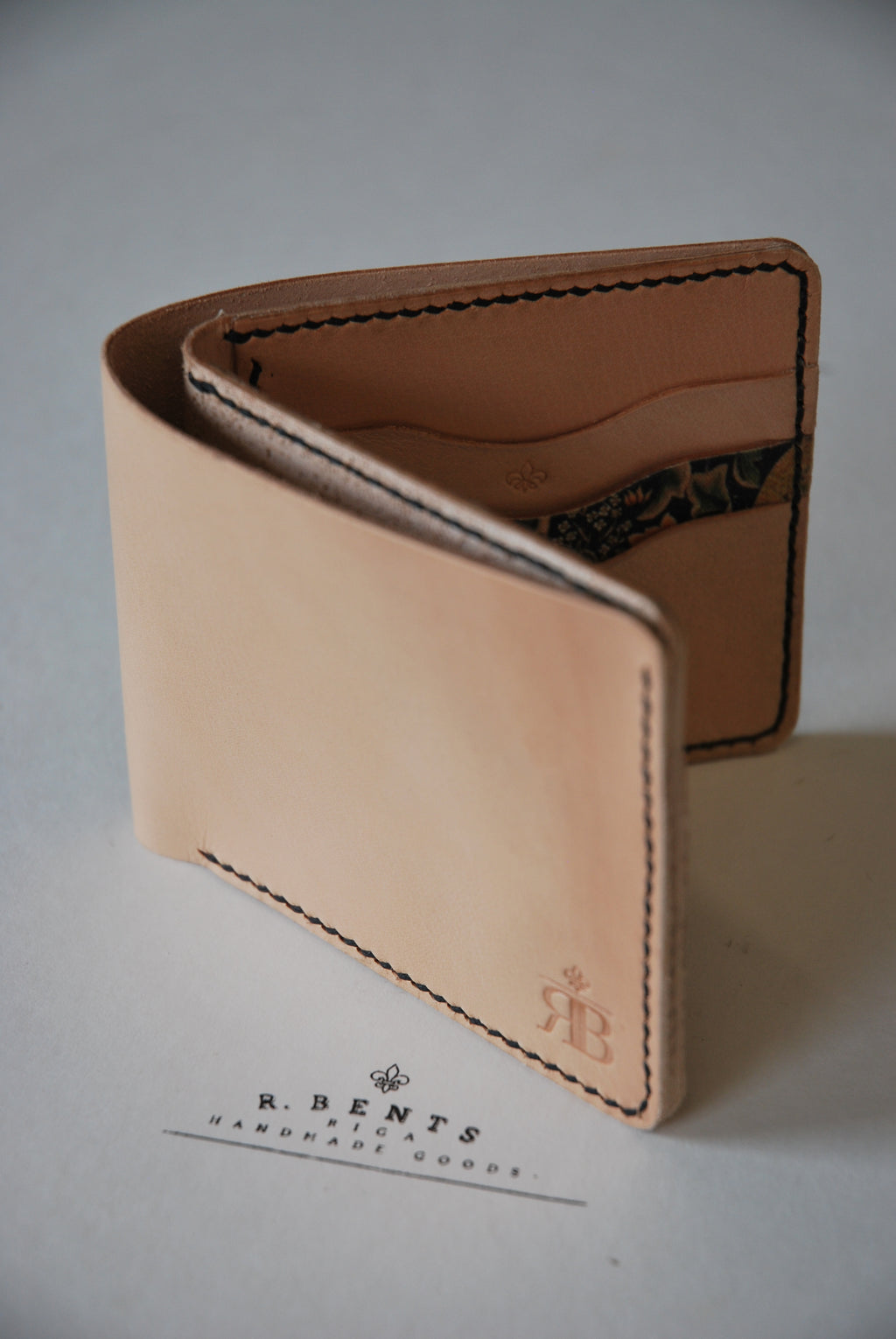 Classic Bifold Wallet #1 (Natural)