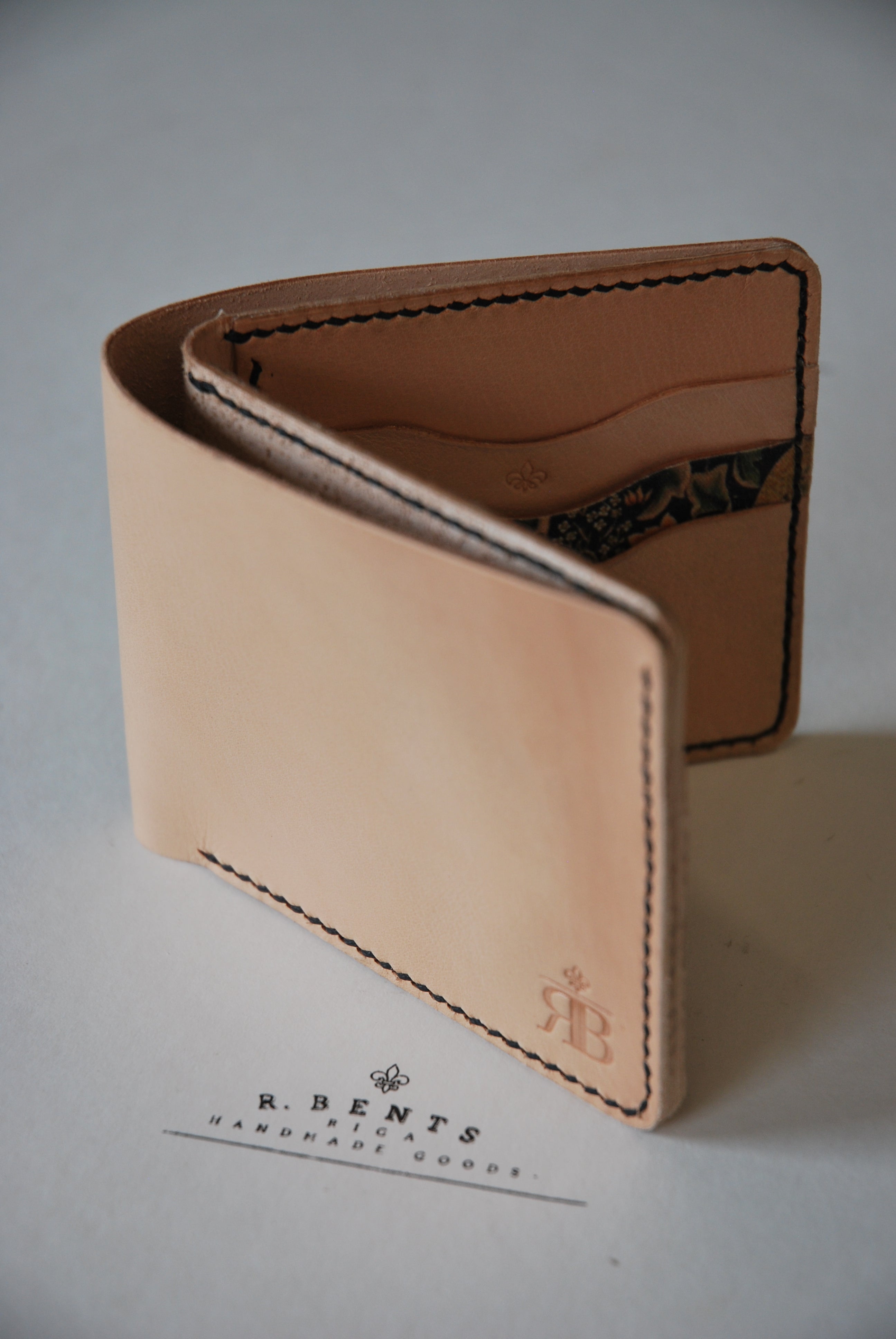 Classic Bifold Wallet #1 (Natural)