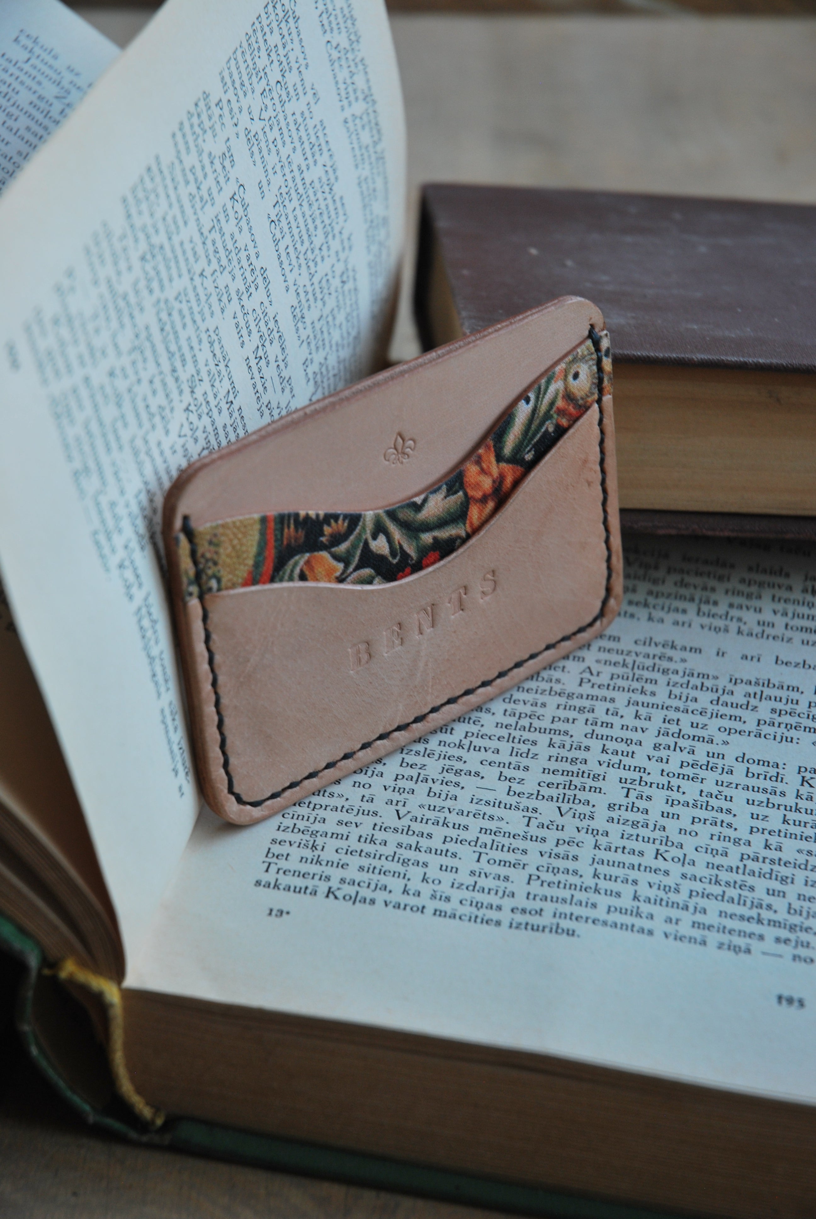 Card Organizer #1 (Natural)